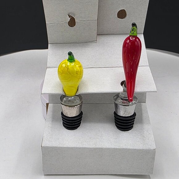 Sandra Alexandra Glass Bottle Stoppers 2pk-Red & Yellow Chilis 5.25" & 4.5" NEW - Picture 4 of 4